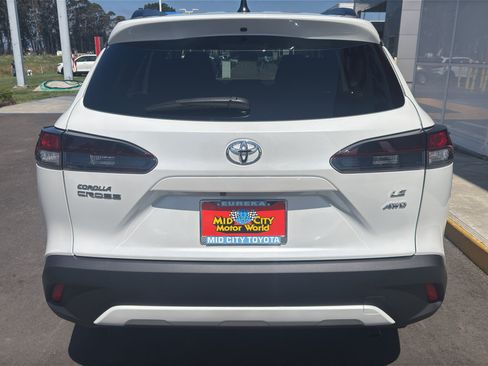 New 2026 Toyota Corolla Cross LE AWD/4WD image 10