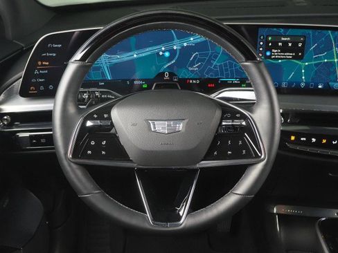 Used 2025 Cadillac Lyriq Luxury image 18