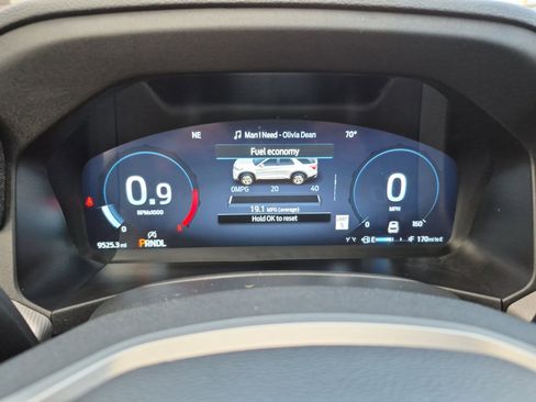 Used 2025 Ford Explorer Active w/ Active Comfort Package image 23