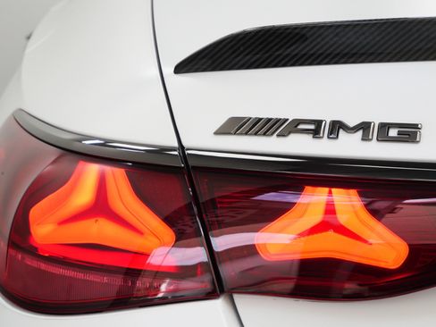 Used 2025 Mercedes-Benz E 53 AMG e 4MATIC Sedan image 39