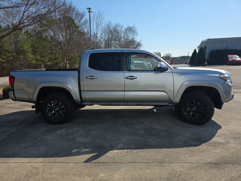 Used 2023 Toyota Tacoma SR5 w/ Technology Package image 7