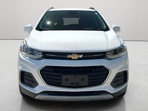 Used 2018 Chevrolet Trax LT w/ LT Convenience Package AWD/4WD image 11