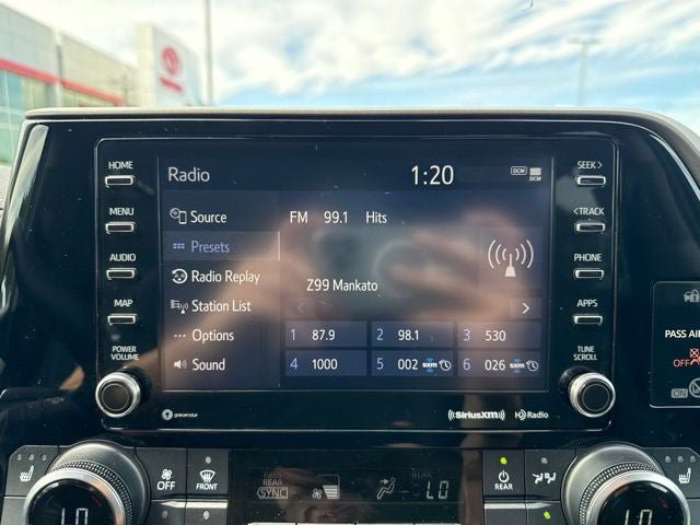 Used 2020 Toyota Highlander XLE AWD/4WD image 33