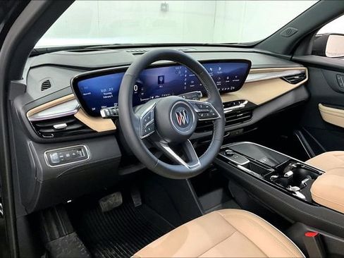 Used 2025 Buick Enclave Preferred w/ Power Package image 13