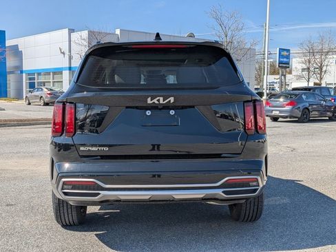 Used 2023 Kia Sorento S w/ Panoramic Sunroof Package image 6