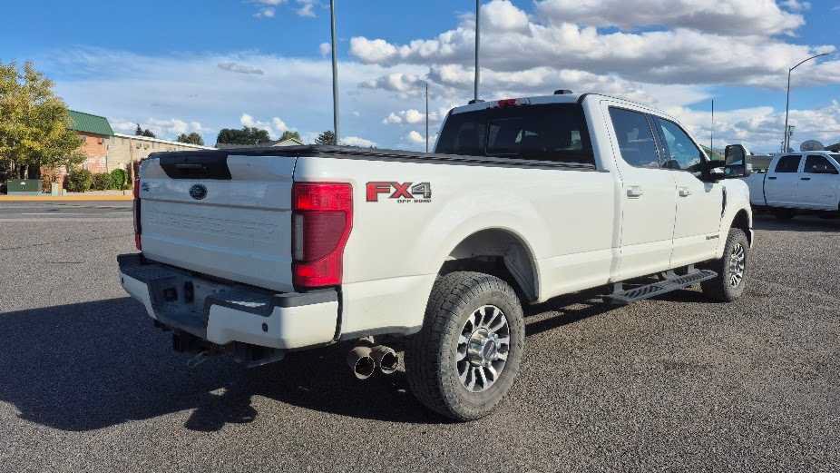 Used 2022 Ford F350 Lariat w/ Lariat Ultimate Package AWD/4WD image 3