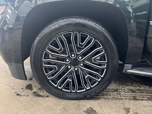 Used 2016 Chevrolet Tahoe LTZ image 12