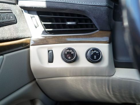 Used 2020 Cadillac Escalade Luxury image 25