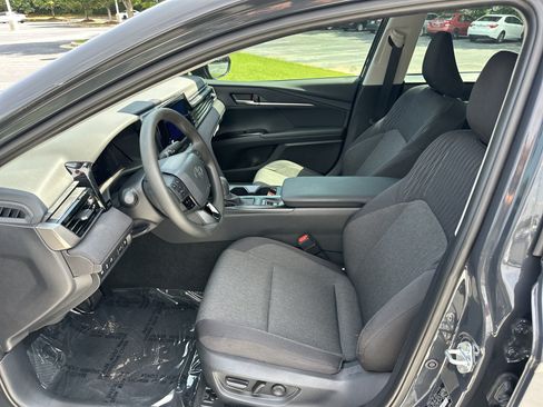 Used 2025 Toyota Camry LE w/ Convenience Package FWD image 16