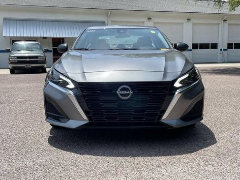 Used 2025 Nissan Altima 2.5 SV FWD image 27