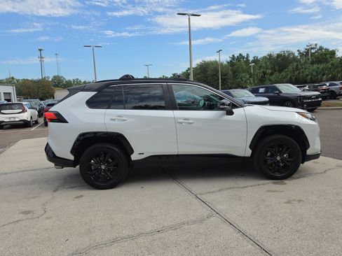 Used 2023 Toyota RAV4 XSE AWD/4WD image 9