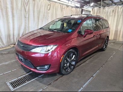 Used 2020 Chrysler Pacifica Touring-L Plus w/ Advanced Safetytec Group