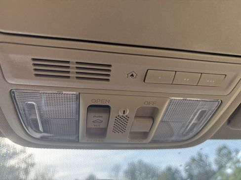 Used 2017 Honda Accord EX image 24