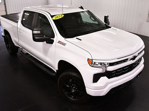 Used 2024 Chevrolet Silverado 1500 RST w/ Z71 Off-Road Package AWD/4WD image 16