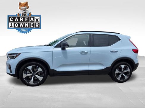 Used 2026 Volvo XC40 B5 Plus AWD/4WD image 3