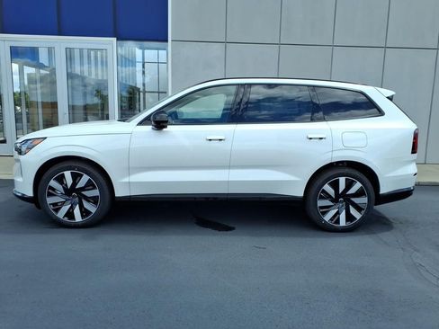 New 2026 Volvo EX90 Ultra AWD/4WD image 3