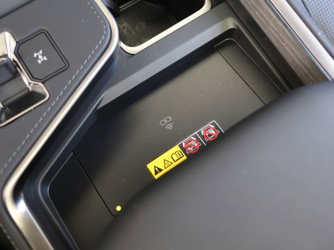 Used 2025 Lexus GX 550 w/ Accessory Package (2T) image 33