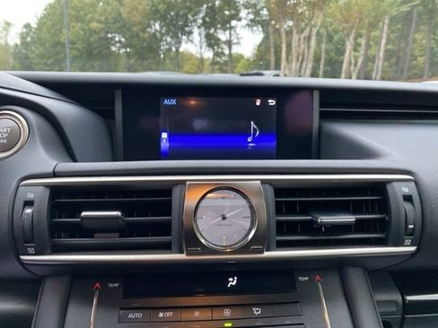 Used 2018 Lexus IS 300 image 24