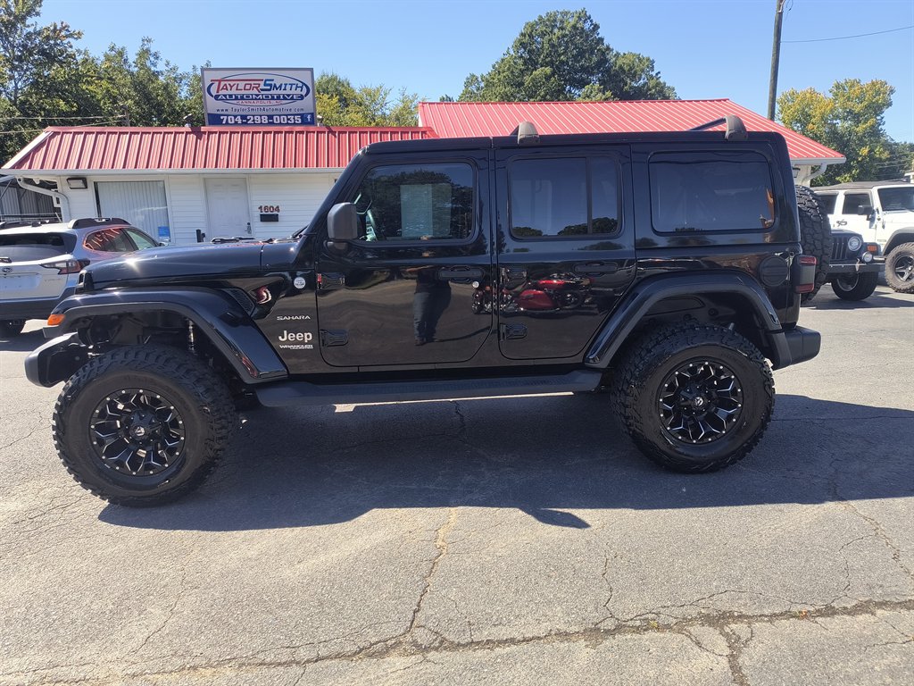 Used 2020 Jeep Wrangler Unlimited Sahara AWD/4WD image 2