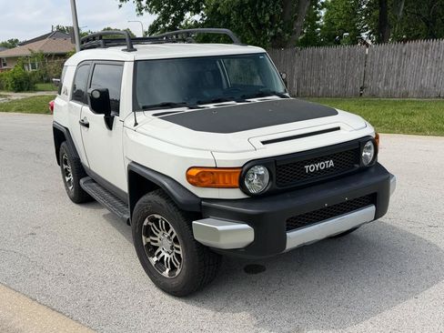 Used 2010 Toyota FJ Cruiser 4WD image 3