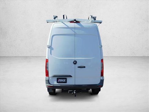 Used 2022 Mercedes-Benz Sprinter 2500 image 12