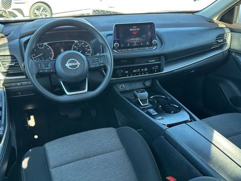 Used 2023 Nissan Rogue SV image 7