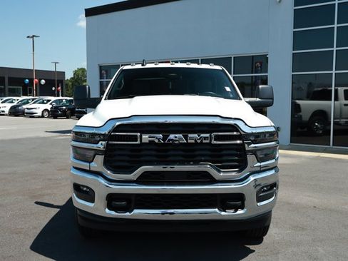 Used 2025 RAM 2500 Tradesman w/ Chrome Appearance Group AWD/4WD image 2