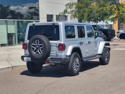 Used 2024 Jeep Wrangler Unlimited Sahara AWD/4WD image 5