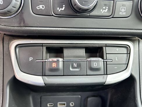 Used 2024 GMC Terrain SLE AWD/4WD image 15