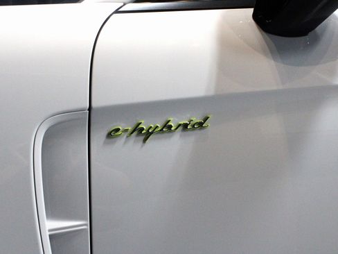 Certified 2023 Porsche Panamera 4 w/ Premium Package image 29