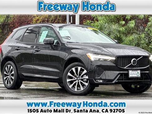 Used 2025 Volvo XC60 B5 Plus image 1