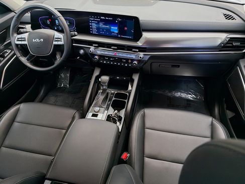 Used 2025 Kia Telluride LX FWD image 12
