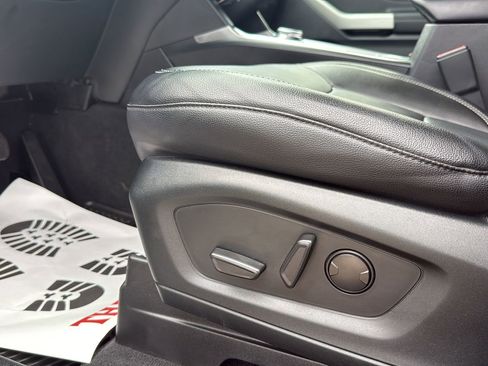 Used 2022 Ford Explorer Limited w/ Equipment Group 301A image 10