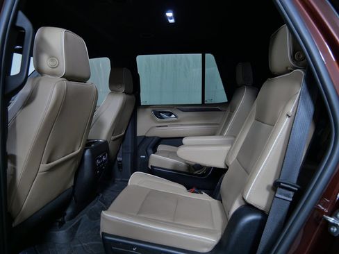 Used 2023 Chevrolet Tahoe Premier AWD/4WD image 19