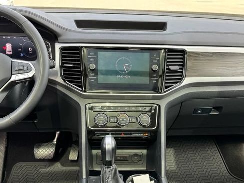 Certified 2023 Volkswagen Atlas SE w/ Panoramic Sunroof Package AWD/4WD image 16