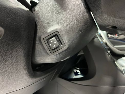Used 2013 Hyundai Azera w/ Technology Pkg FWD image 15