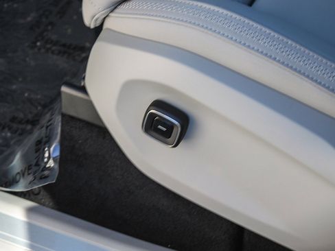 New 2025 Volvo EX90 Plus w/ Protection Package Premier image 24