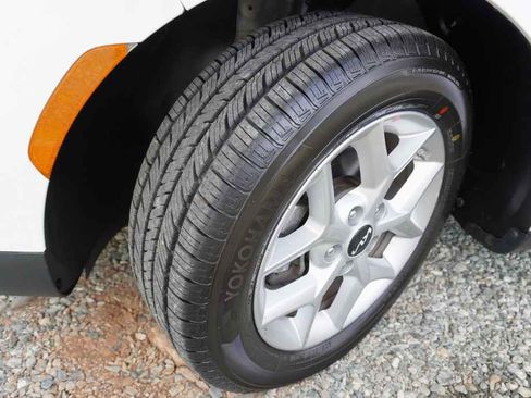 Used 2022 Kia Soul LX w/ Technology Package image 17