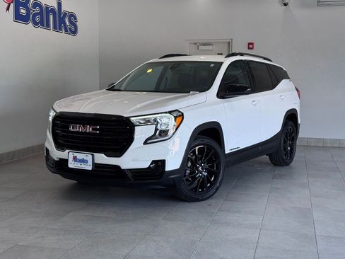 Certified 2023 GMC Terrain SLT w/ Elevation Edition AWD/4WD image 2