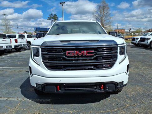 Used 2023 GMC Sierra 1500 AT4 w/ Technology Package image 2