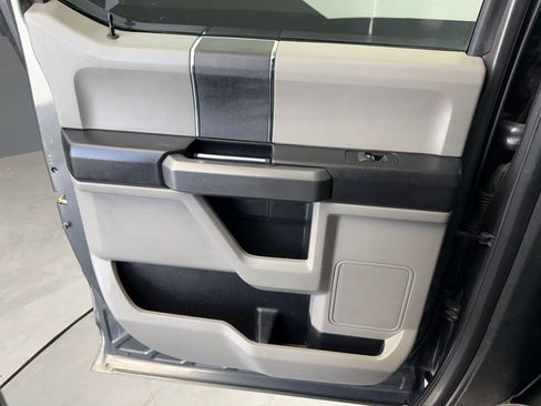 Used 2017 Ford F150 XLT image 40