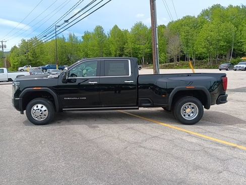 New 2026 GMC Sierra 3500 Denali w/ Denali Reserve Package AWD/4WD image 4