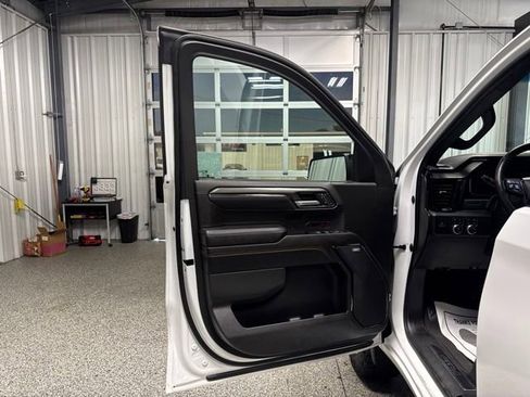 Used 2023 GMC Sierra 1500 AT4 w/ AT4 Premium Package AWD/4WD image 7