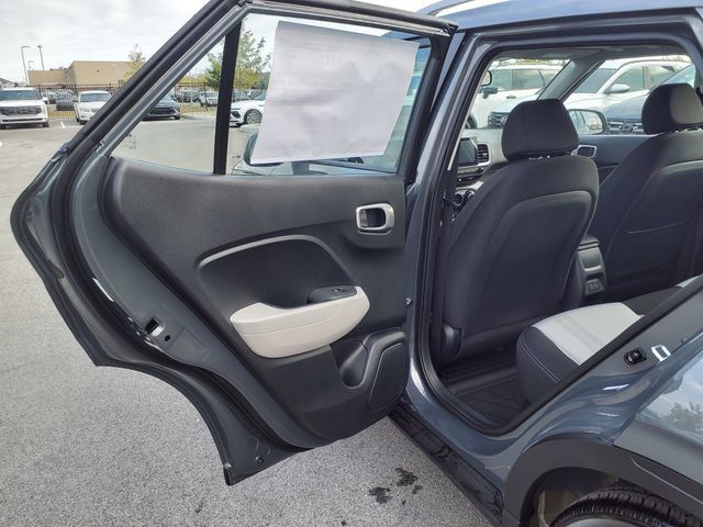 Used 2026 Hyundai Venue SEL FWD image 29