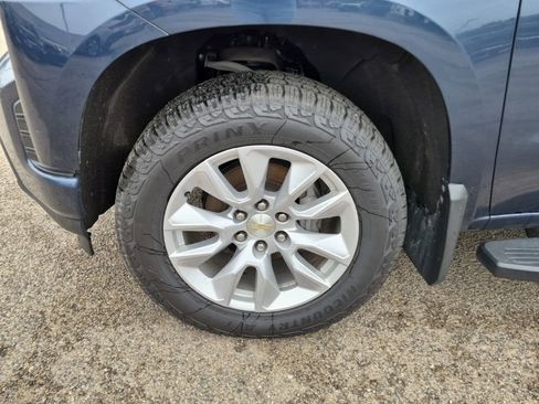 Used 2020 Chevrolet Silverado 1500 Custom w/ Custom Value Package AWD/4WD image 7