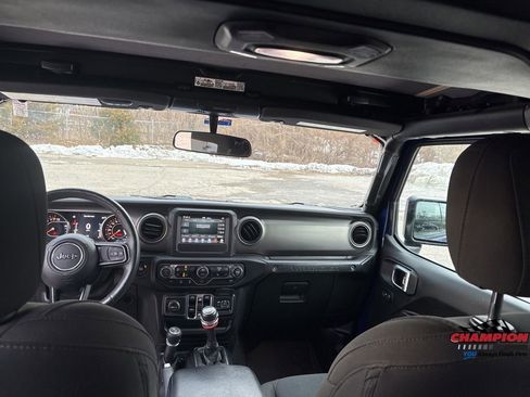 Used 2018 Jeep Wrangler Unlimited Sport S image 16