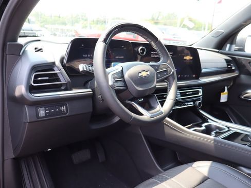 New 2026 Chevrolet Traverse High Country w/ LPO, Floor Liner Package AWD/4WD image 9
