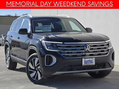 Used 2025 Volkswagen Atlas SEL AWD/4WD image 2