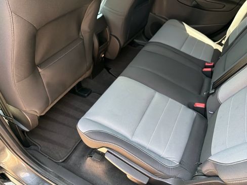 Used 2015 Ford Escape SE FWD image 30