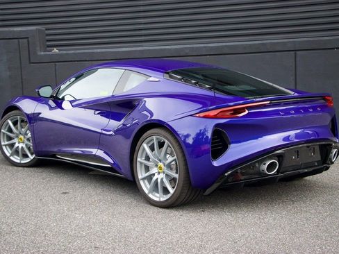 Used 2025 Lotus Emira image 3